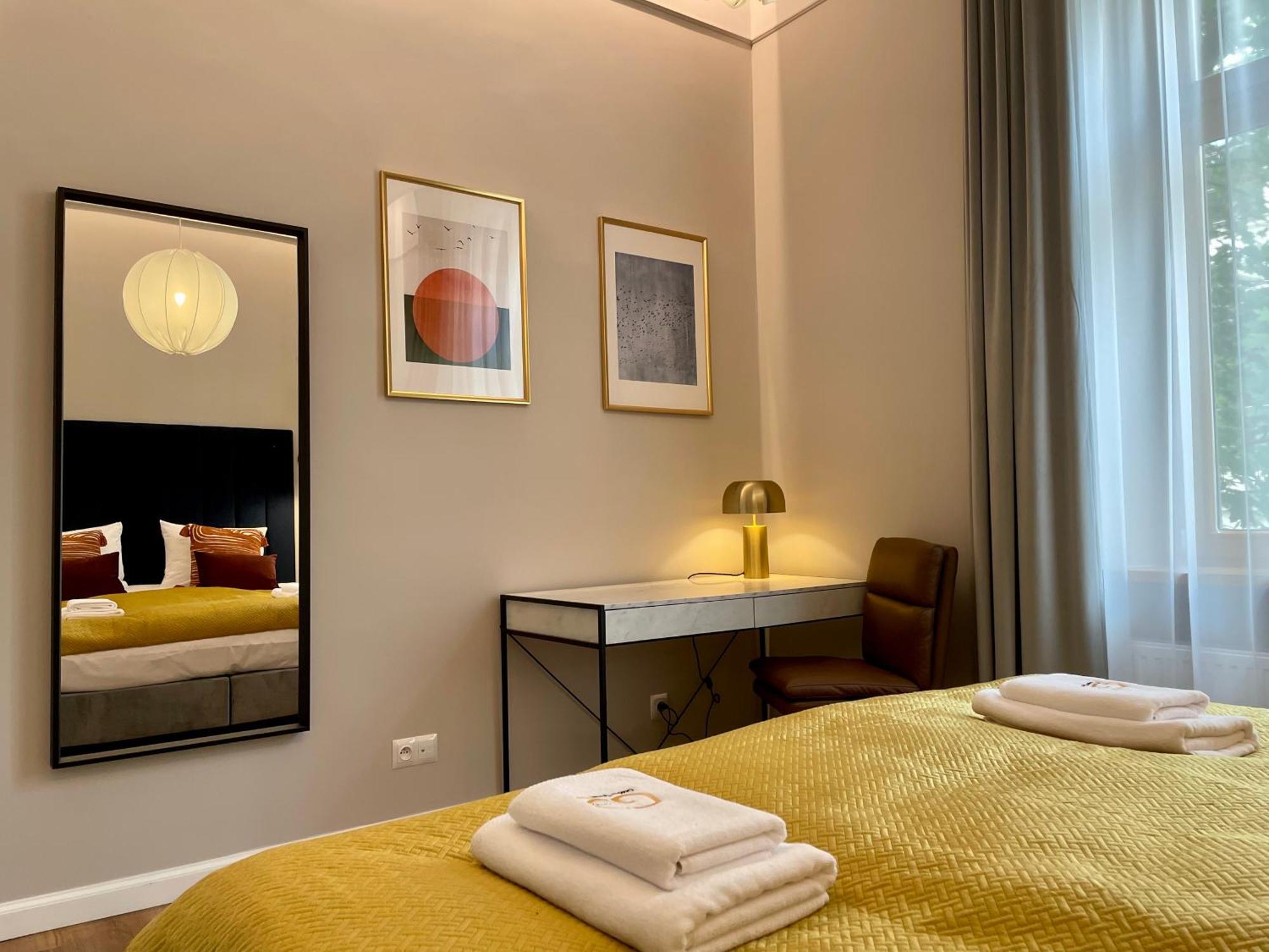 Golden Queen Apartments City Center Krasków Eksteriør bilde